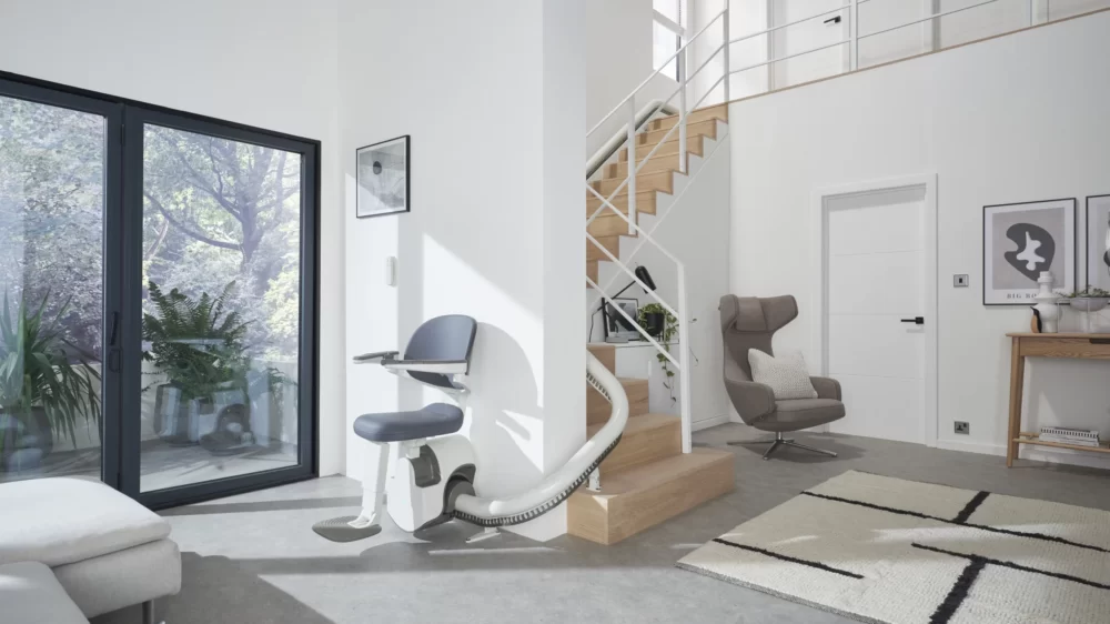 Access BDD Flow X curved stairlift with adjustable footrest