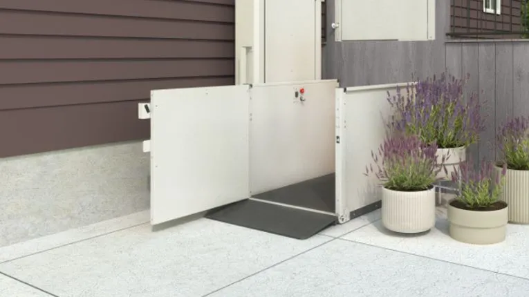 Bruno platform lift with platform-mounted safety gate